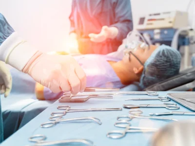 assistant-hands-out-instruments-surgeons-operation-surgery-emergency-concept