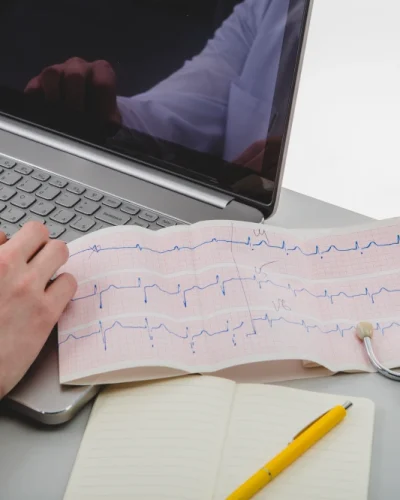 doctor-typing-laptop
